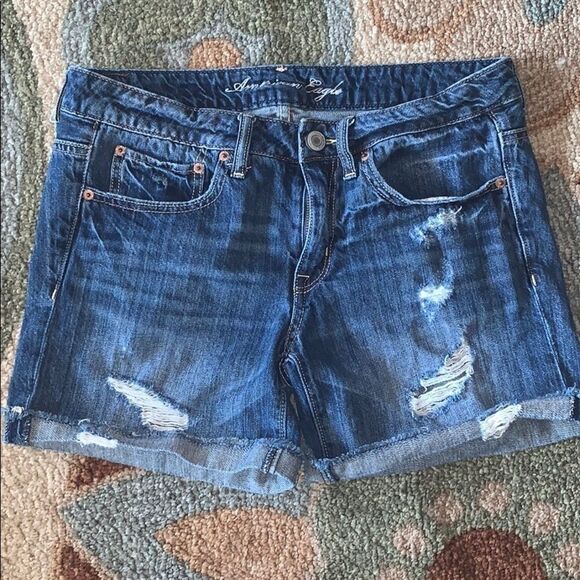 EUC SIZE 6 AMERICAN EAGLE DISTRESSED SHORTS - Picture 1 of 4